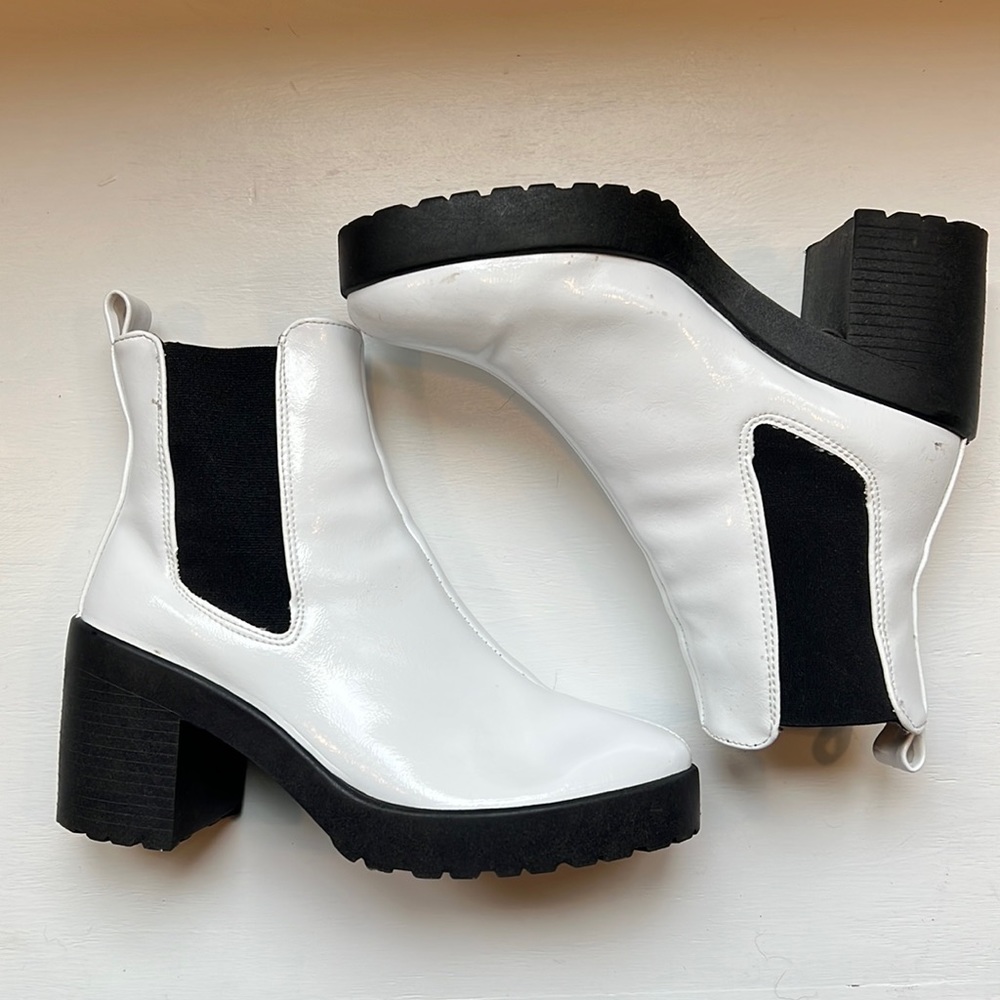 White and Black TopShop Chunky Chelsea Boot